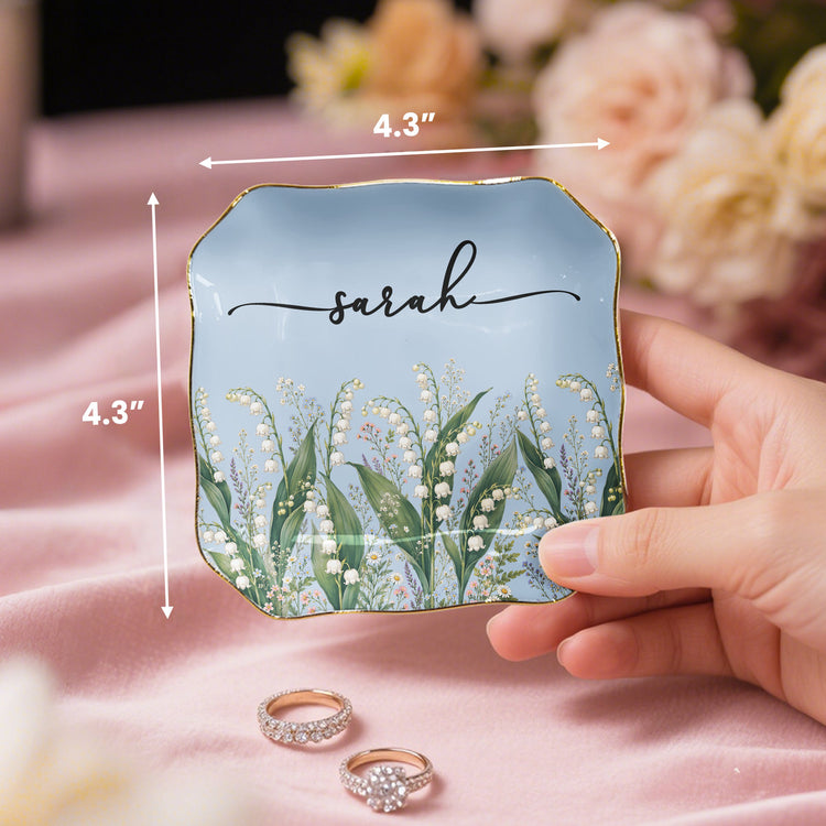 Custom_Birth_Flower_Name_For_Her_Gift_For_Friends_Coworkers_Daughters_Sisters_Personalized_Jewelry_Dish_11