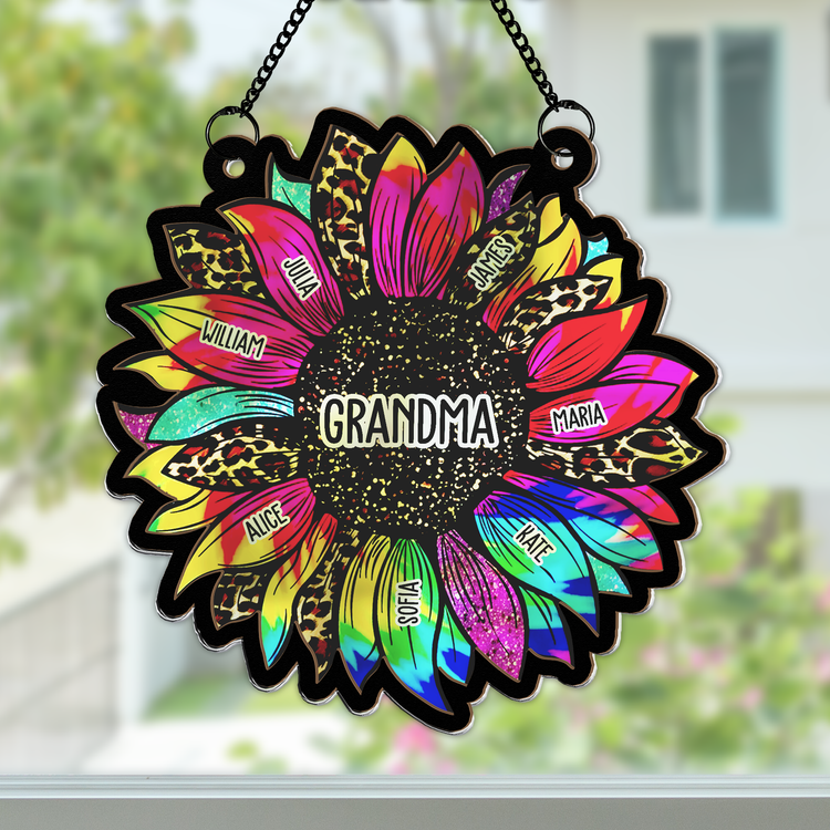 Grandma-Leopard-Sunflower-With-Kids-Names-Personalized-Window-Hanging-Suncatcher-Ornament_3