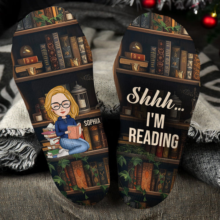 Shhh...-I_m-Reading-Personalized-Crew-Socks_1
