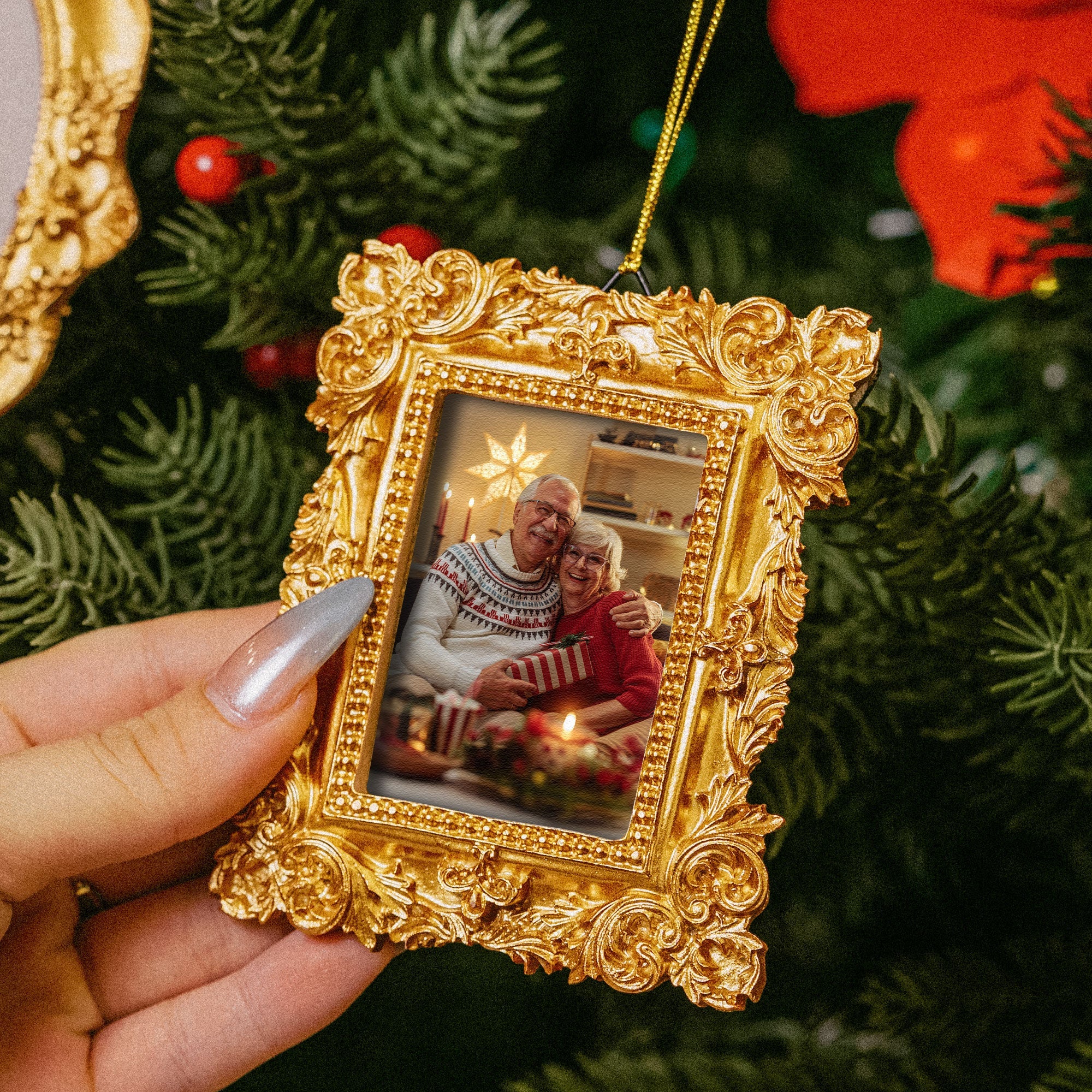 Upload Photo For Family, Siblings, Friends, Pet Lovers - Personalized Vintage Picture Frame Ornament